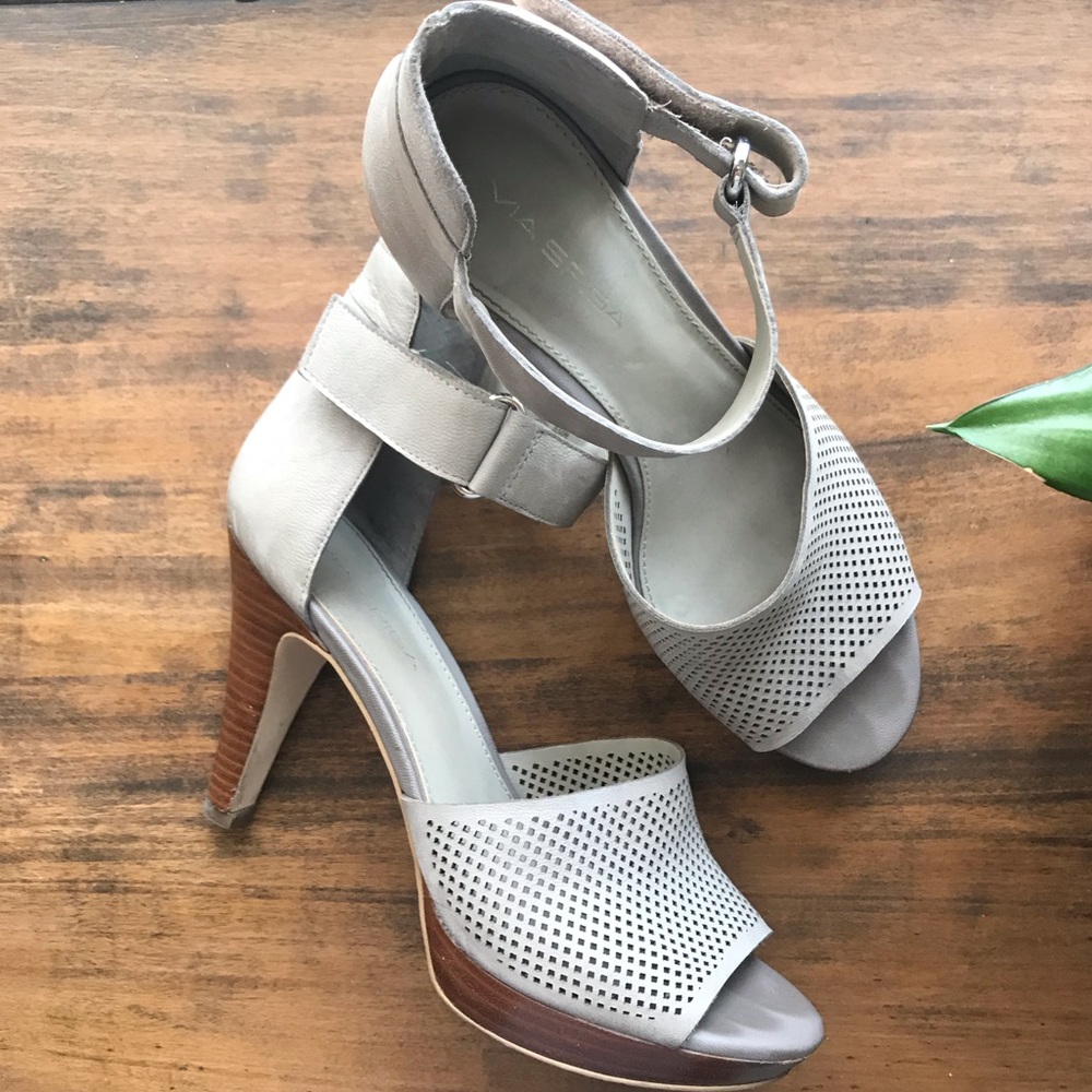 Via Spiga Gray Heels size 9